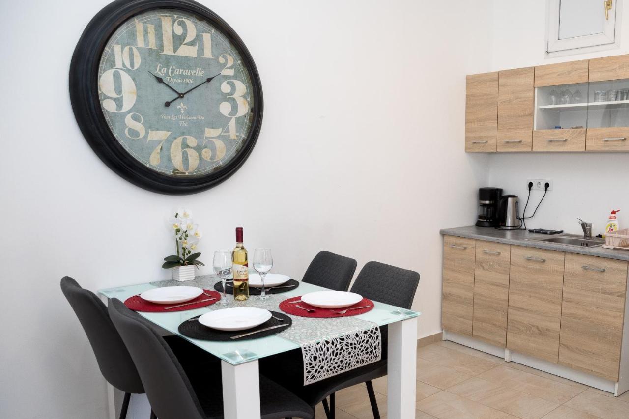 Kossuth Apartmanhaz Tata Zewnętrze zdjęcie