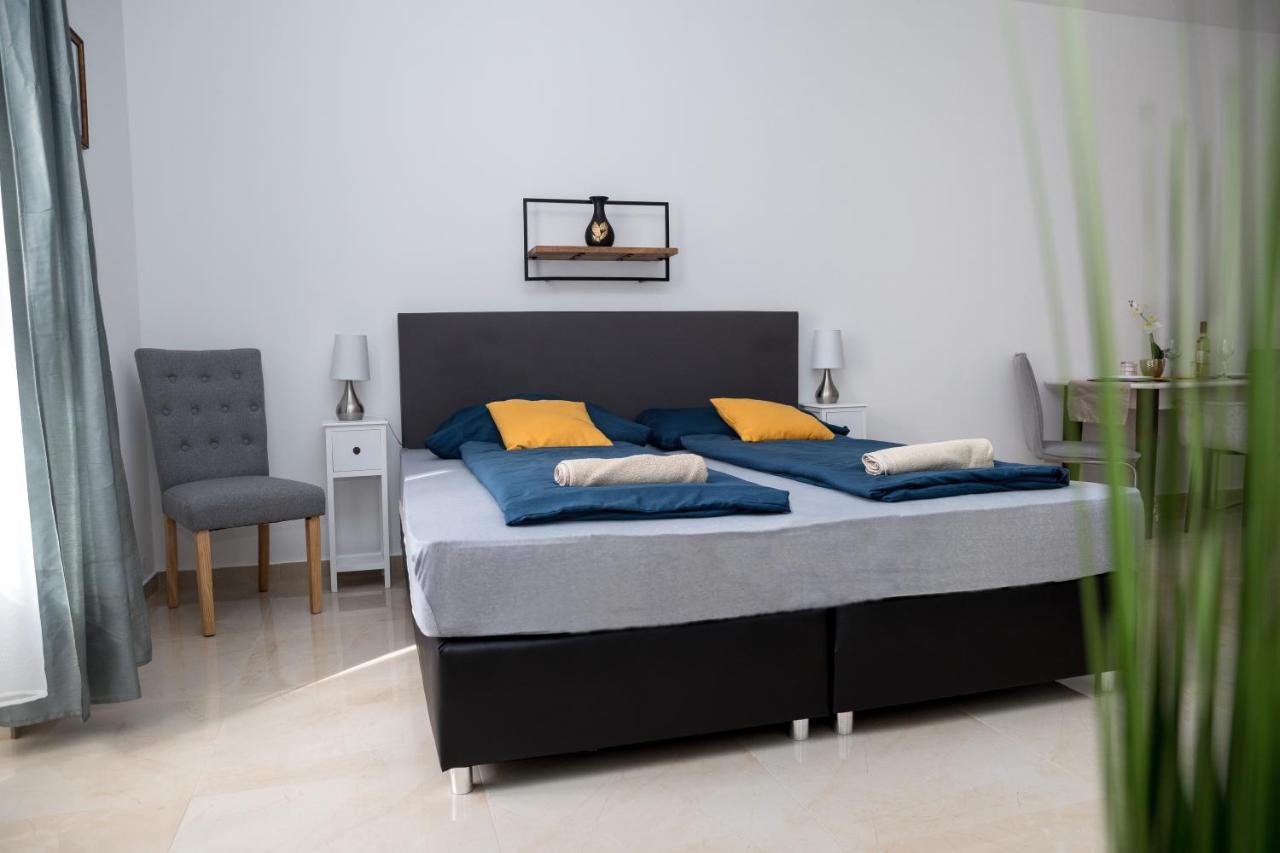 Kossuth Apartmanhaz Tata Zewnętrze zdjęcie