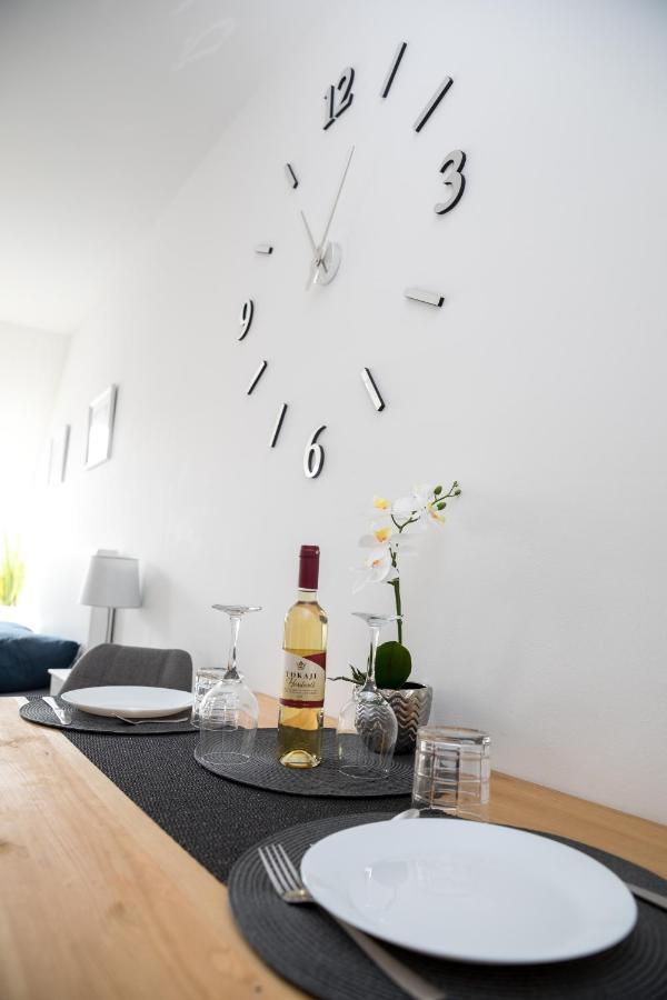 Kossuth Apartmanhaz Tata Zewnętrze zdjęcie