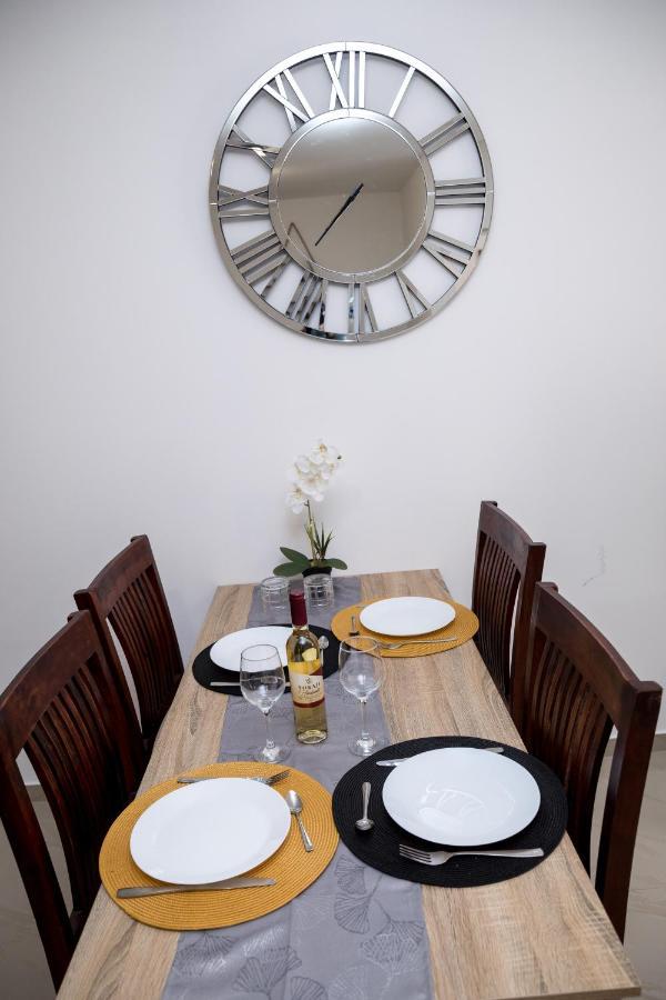 Kossuth Apartmanhaz Tata Zewnętrze zdjęcie