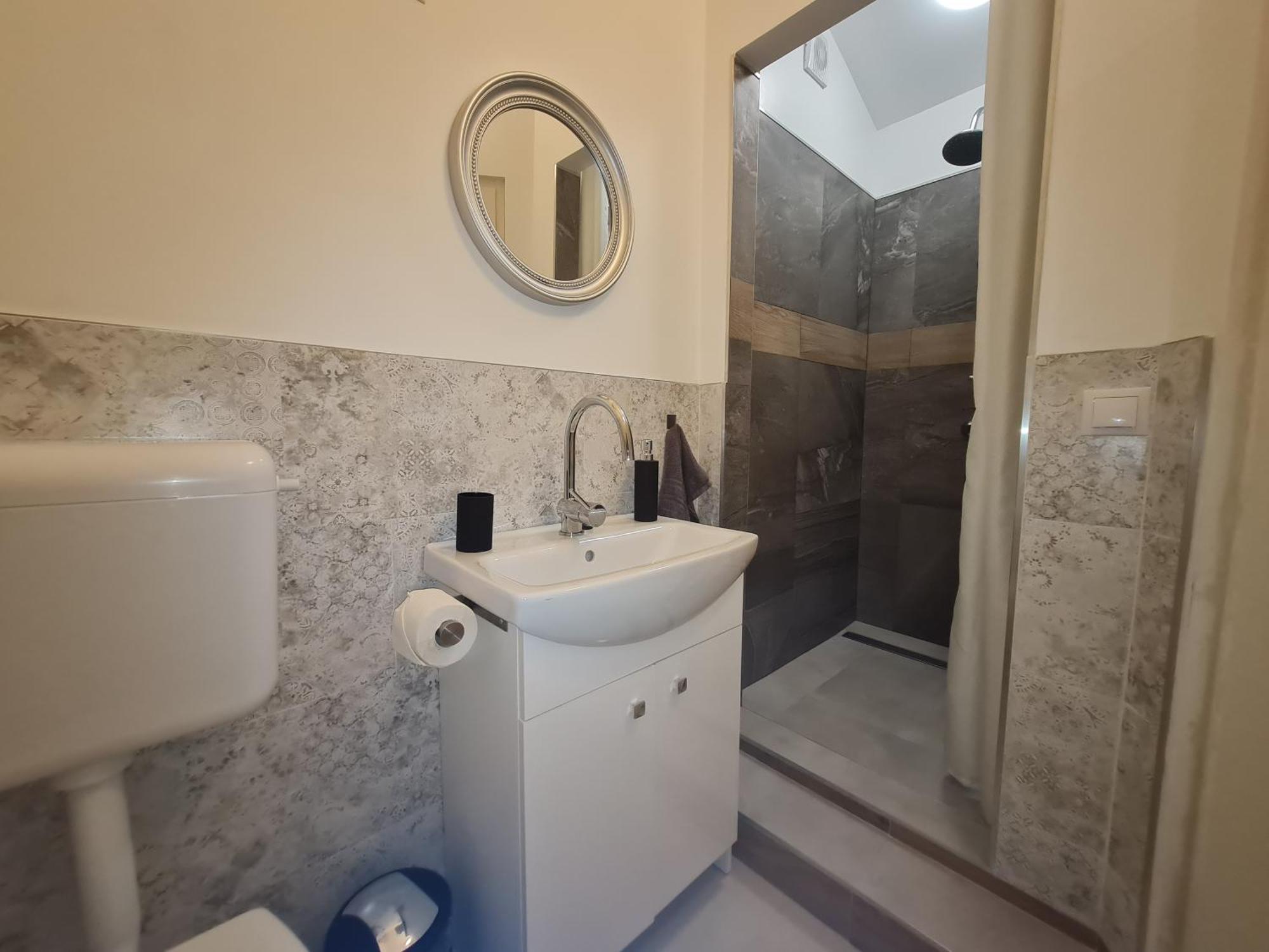Kossuth Apartmanhaz Tata Zewnętrze zdjęcie