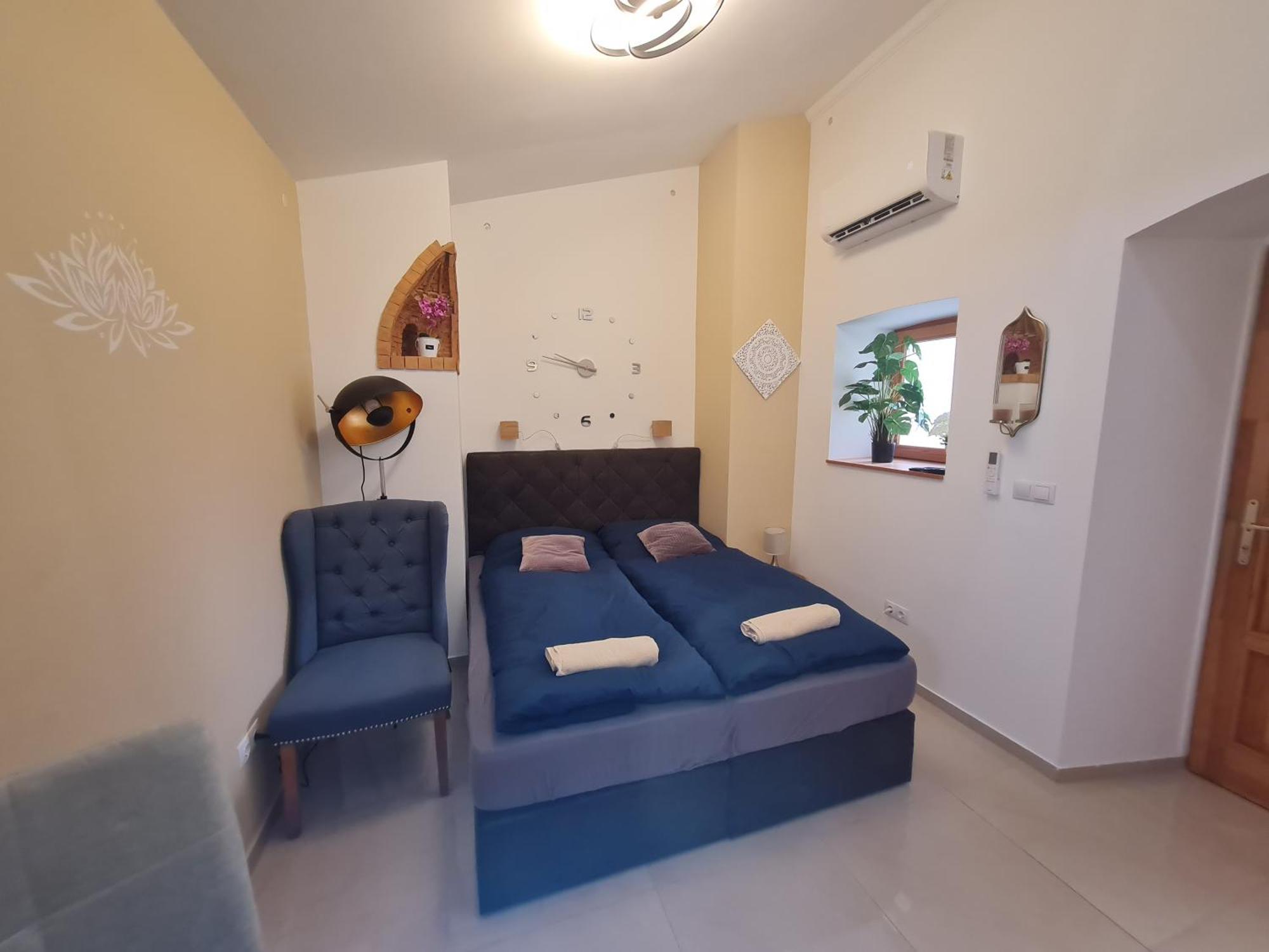 Kossuth Apartmanhaz Tata Zewnętrze zdjęcie